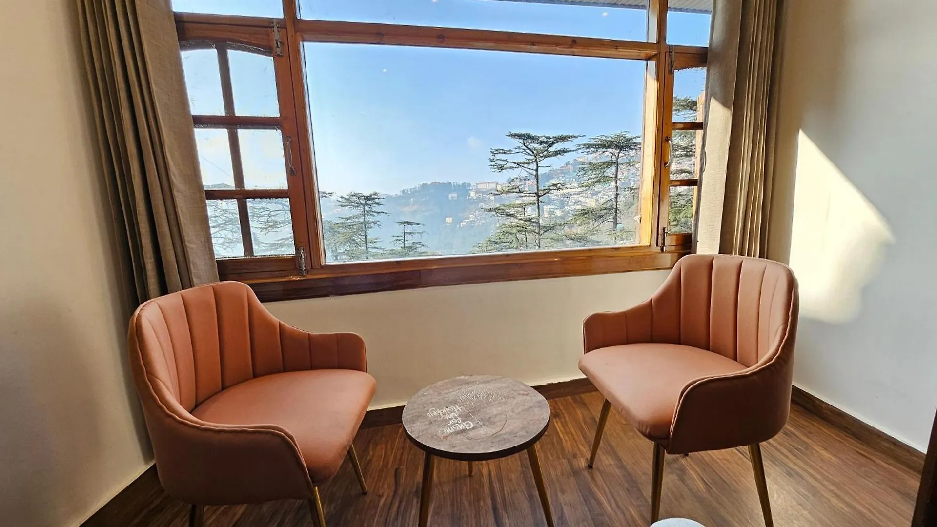 Mountain Zest - Simla Royale - Near Mall Road 4*, Shimla